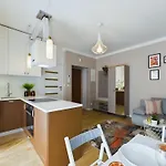 Stylowe Blisko Centrum Krakowa By Renters Cracovia